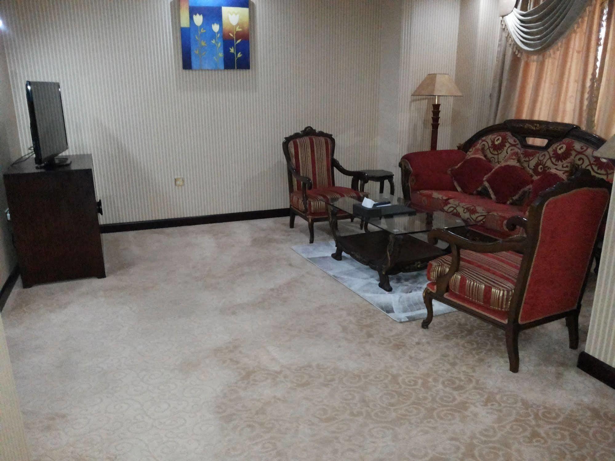 فندق توريست الدوحة المظهر الخارجي الصورة